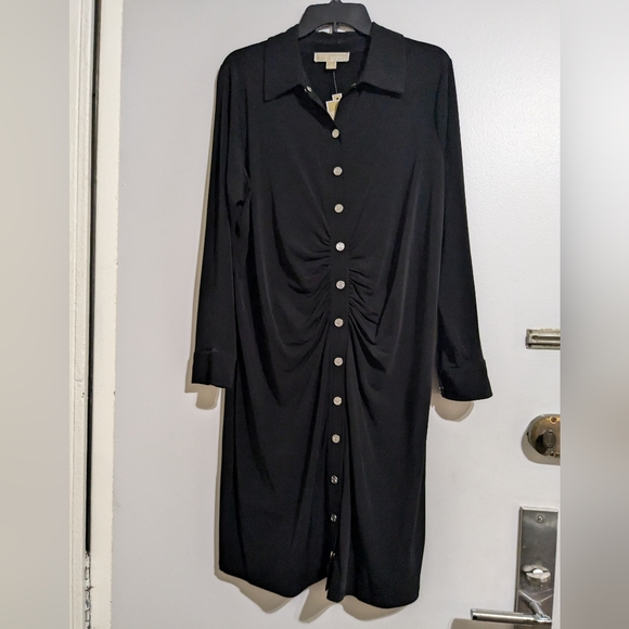 Michael Kors Plus Size Black Ruched Snap-Front Dress - 1X - Picture 2 of 5